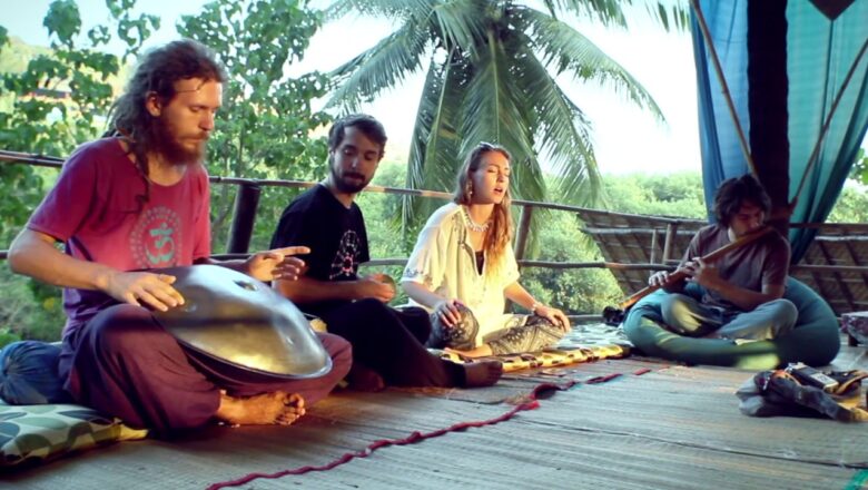 Shanti People & Friends – Hanuman Chalisa (Acoustic Jam in Goa)