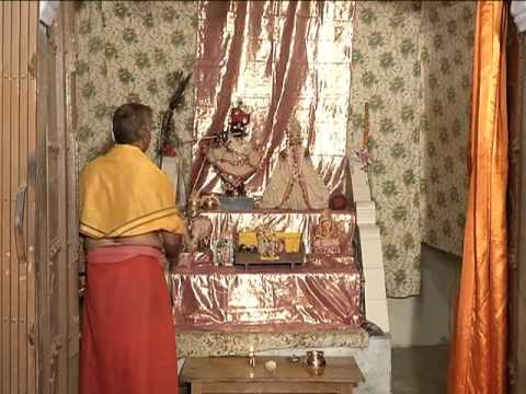 Aarti Live takes you to Rasik Bihari Ji temple