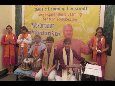 Jhula Jhulein Shyam Lalaa | Jai Shri Krishna Aarti | Master Nishad