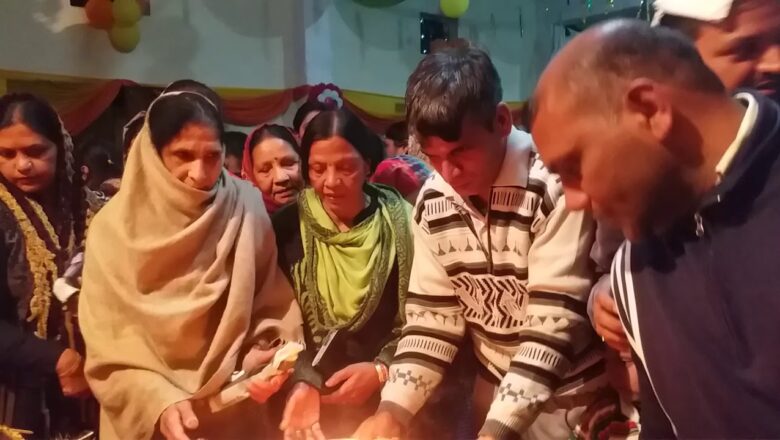 Aarti kunj bihari ji ki by Nityanand Semwal ji @ MAJRA Bhagwat Katha