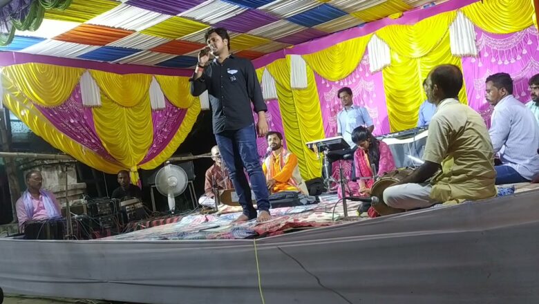 शिव जी भजन लिरिक्स – Maithili shiv bhajan / Thakur Raja babu live show / Bhola baba yau badail liya tripund wala bhesh